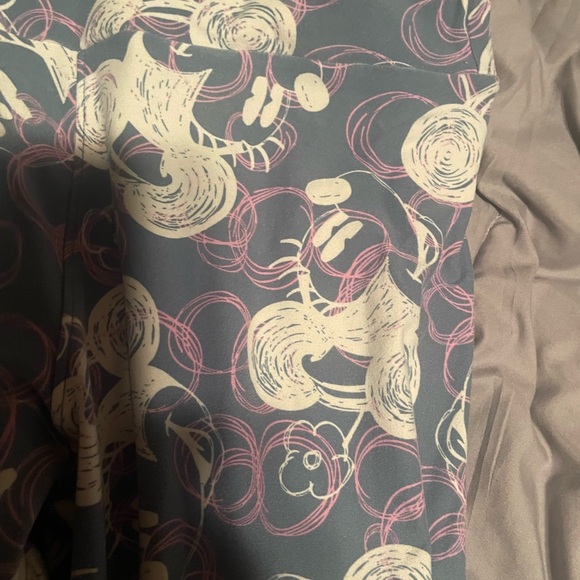 2 pairs Lula Roe OS Minnie Mouse and Mickey Mouse leggings set - Picture 7 of 11